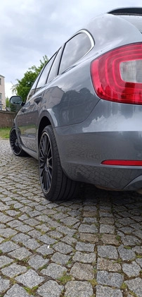 Skoda Superb cena 29999 przebieg: 299000, rok produkcji 2010 z Gubin małe 352